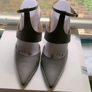 Aerosoles Gray pumps Size 10